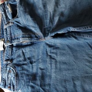 Distressed Mom Jean